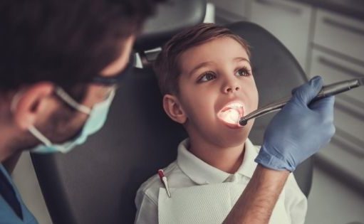 How to Know When to Take Your Kids to the Dentist