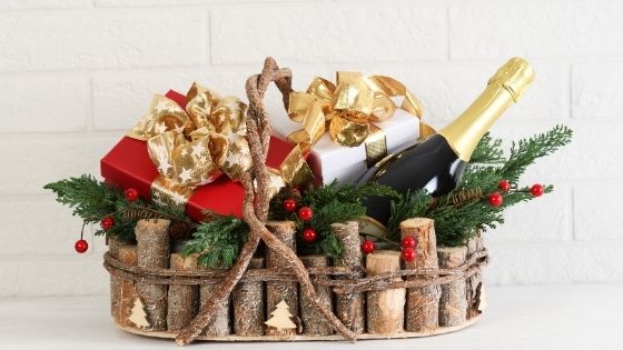 Best DIY Rosé Gift Basket Idea for Canadian Women