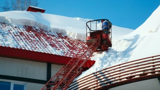 Roof Cleaning: A Smart Early Winter Cleaning Project for You to Consider