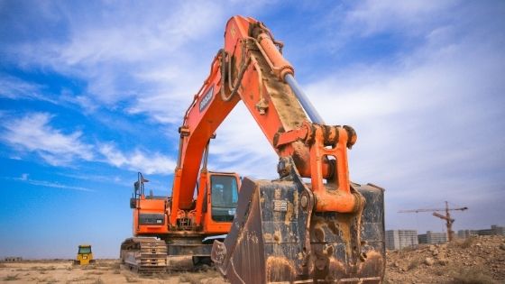 What are the Advantages of Hiring an Excavator