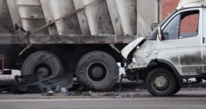 Tips to Avoid Accidents Involving Commercial Trucks