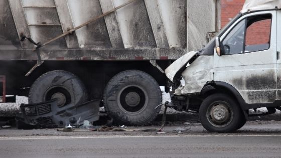 Tips to Avoid Accidents Involving Commercial Trucks