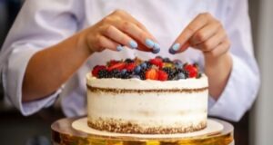 8 Cake Decorating Tips for Home Bakers