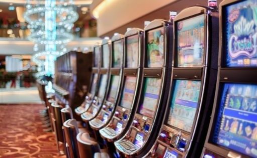 Should You Play Skilled or Non-Skilled Casino Games