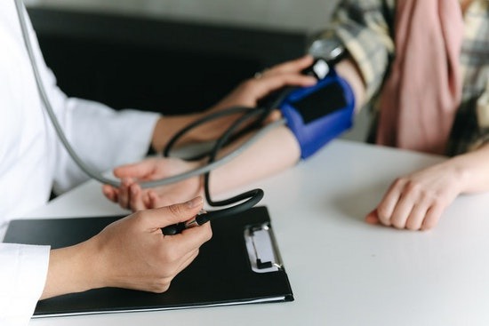 6 Natural Remedies to Help You Control Your Blood Pressure