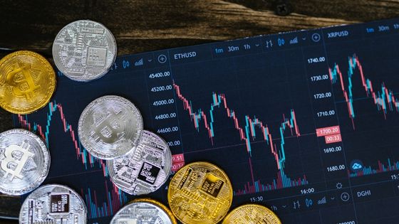 The Pros and Cons of Accepting Cryptocurrency as Payment